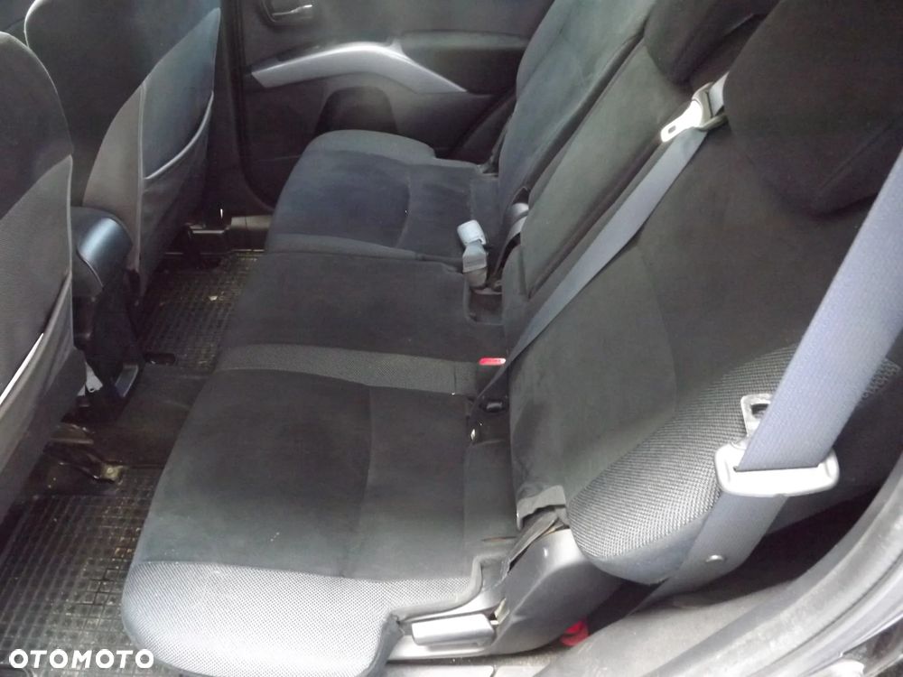 Mitsubishi Outlander 2.4 Instyle CVT - 11
