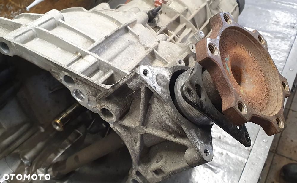 REGENERACJA GNIAZDA W SKRZYNI BIEGÓW NAPRAWA ŁOŻYSKA LUZ PÓŁOSI AUDI A4 A5 A6 A7 Q5 Q7  ZWOLEŃ - 2