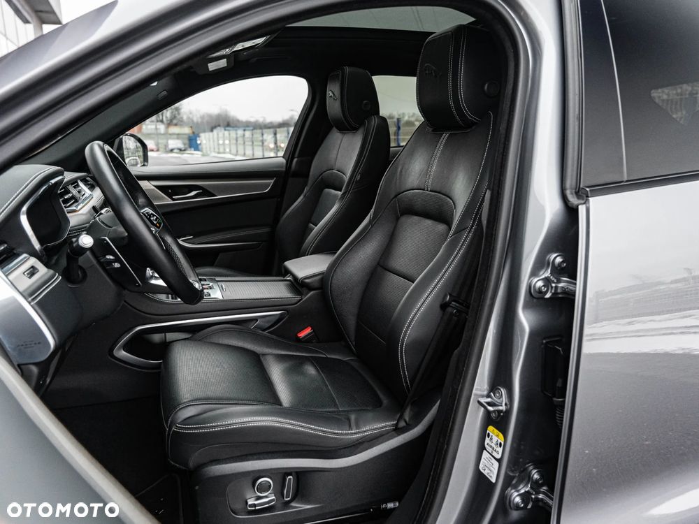 Jaguar F-Pace D200 AWD R-Dynamic S - 24