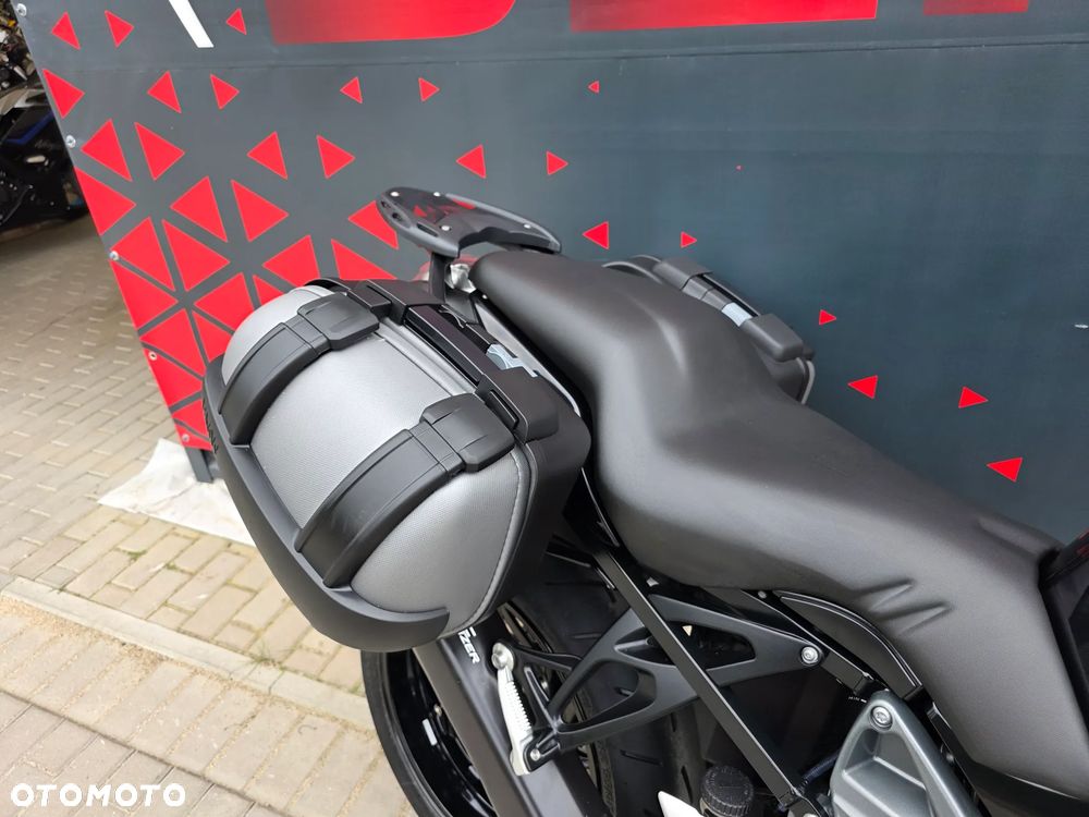 BMW R - 8