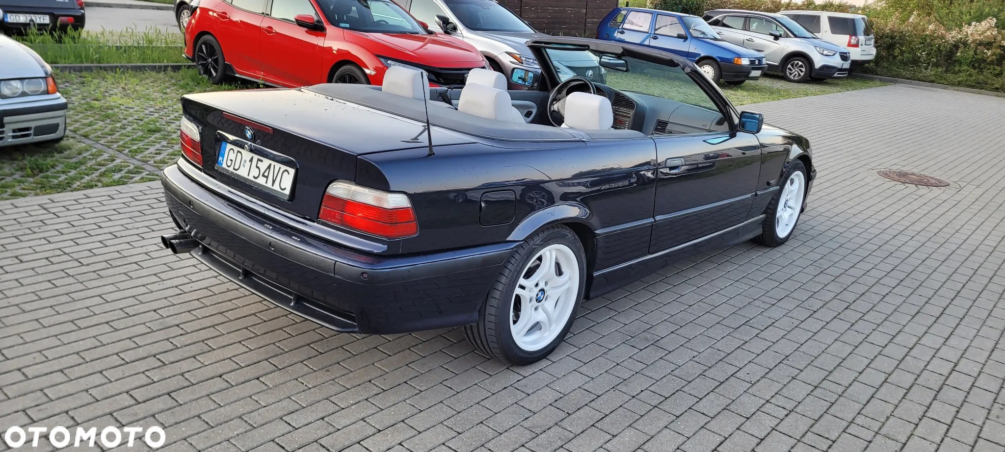 BMW Seria 3 318i Cabriolet - 12