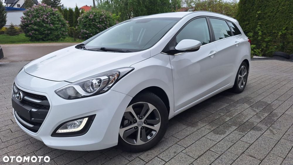 Hyundai i30 blue 1.6 CRDi Passion - 1