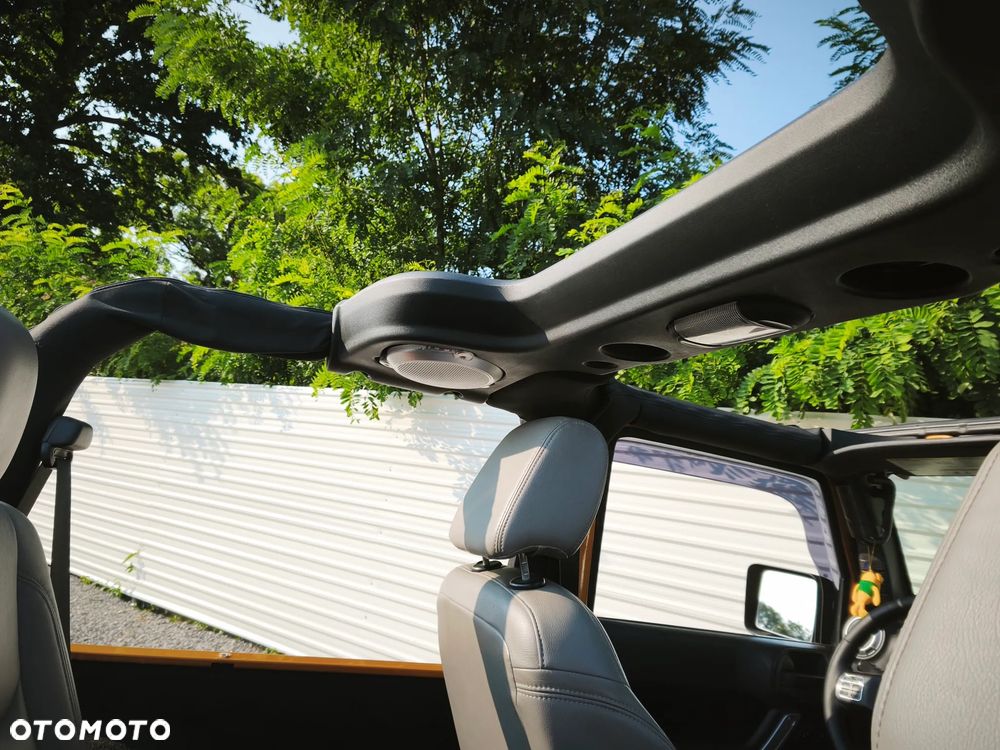 Jeep Wrangler - 28