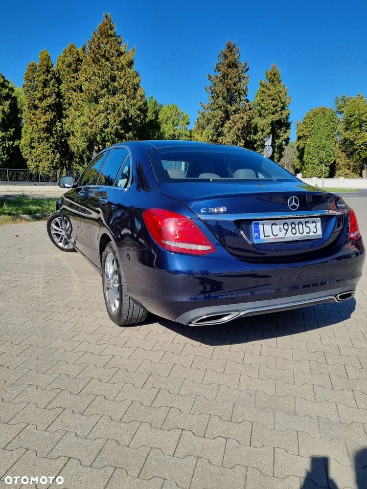 Mercedes-Benz Klasa C 300 7G-TRONIC Exclusive - 2