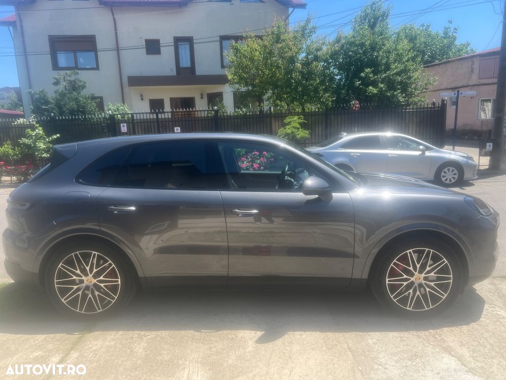 Porsche Cayenne - 8