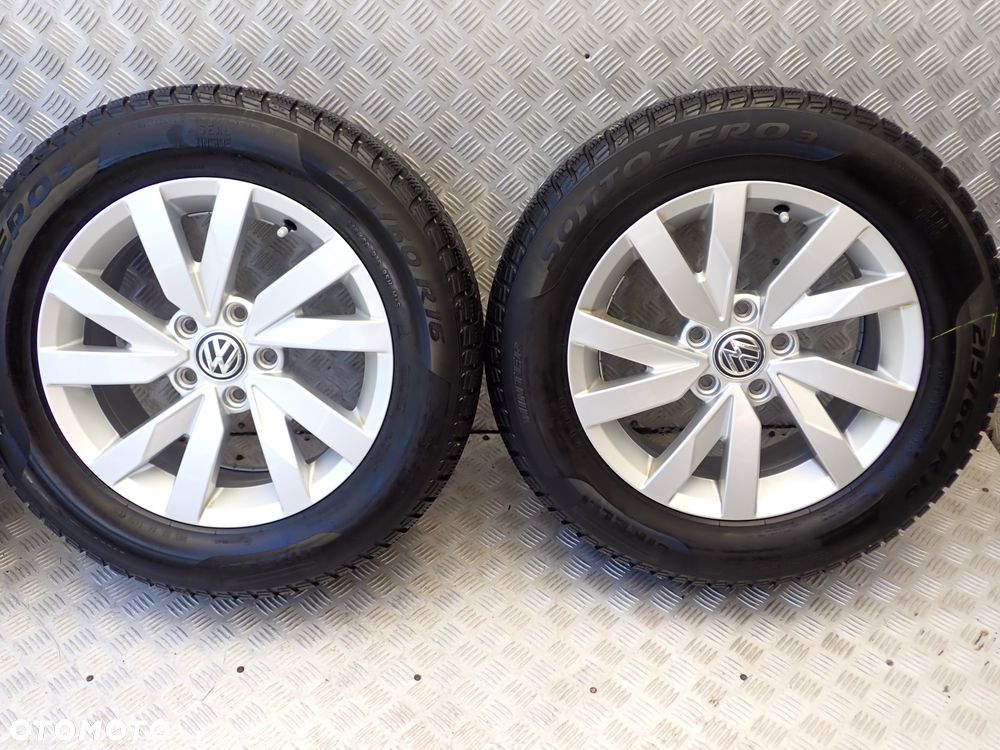 KOŁA FELGI ALUMINIOWE VW PASSAT B8  6,5JX16  ET 41 5X112  3G0601025BJ  Z OPONAMI ZIMA PIRELLI 215/60/16 - 2