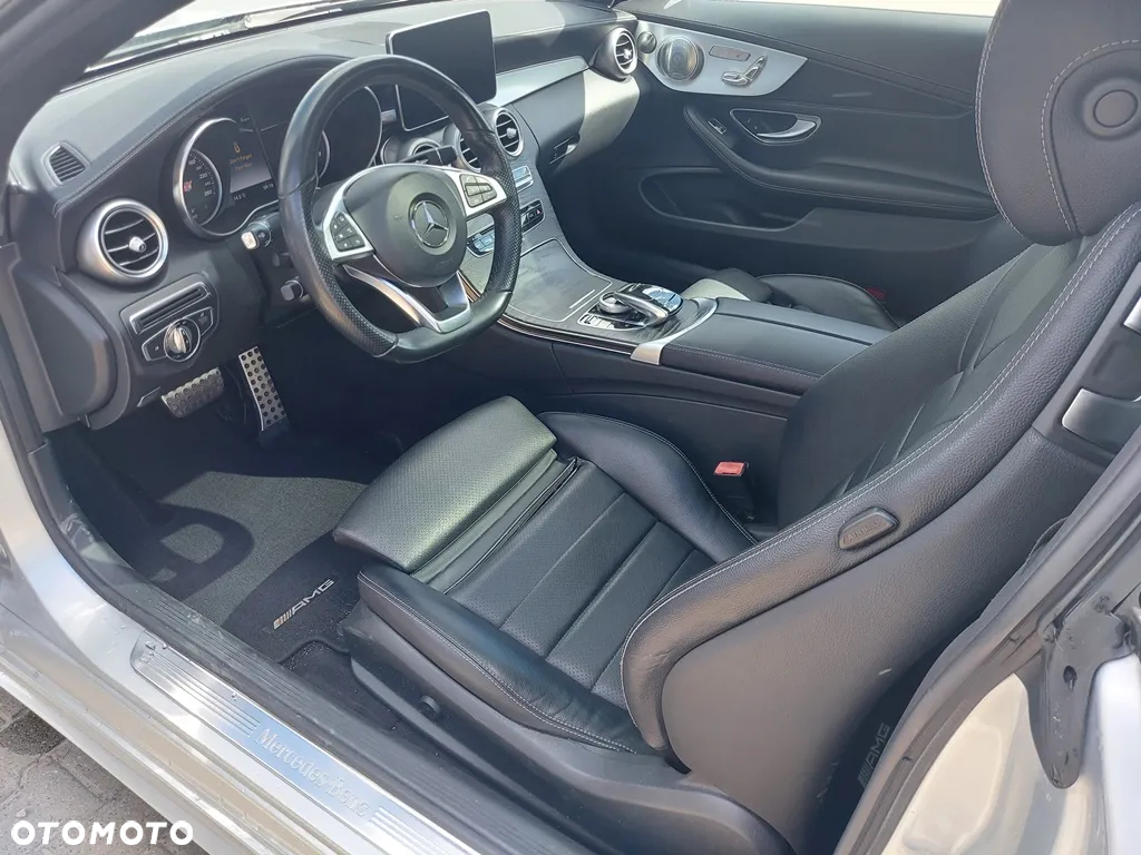 Mercedes-Benz Klasa C 300 Coupe 9G-TRONIC AMG Line - 6