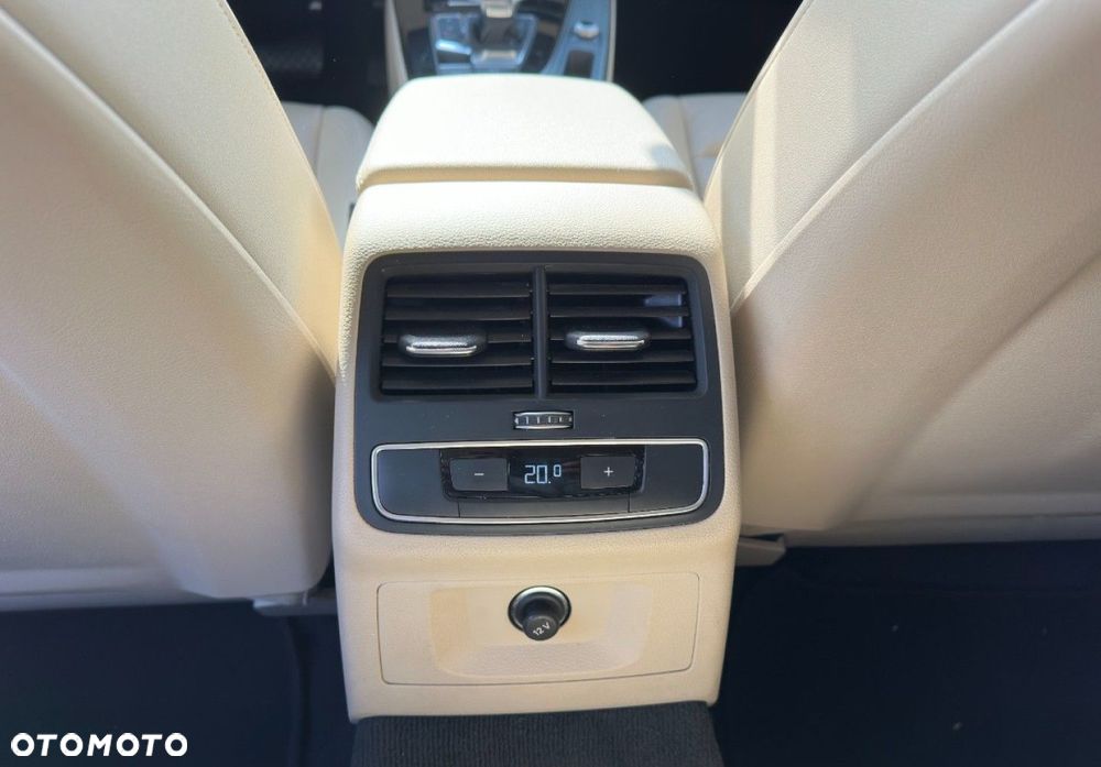 Audi A4 Limousine - 14