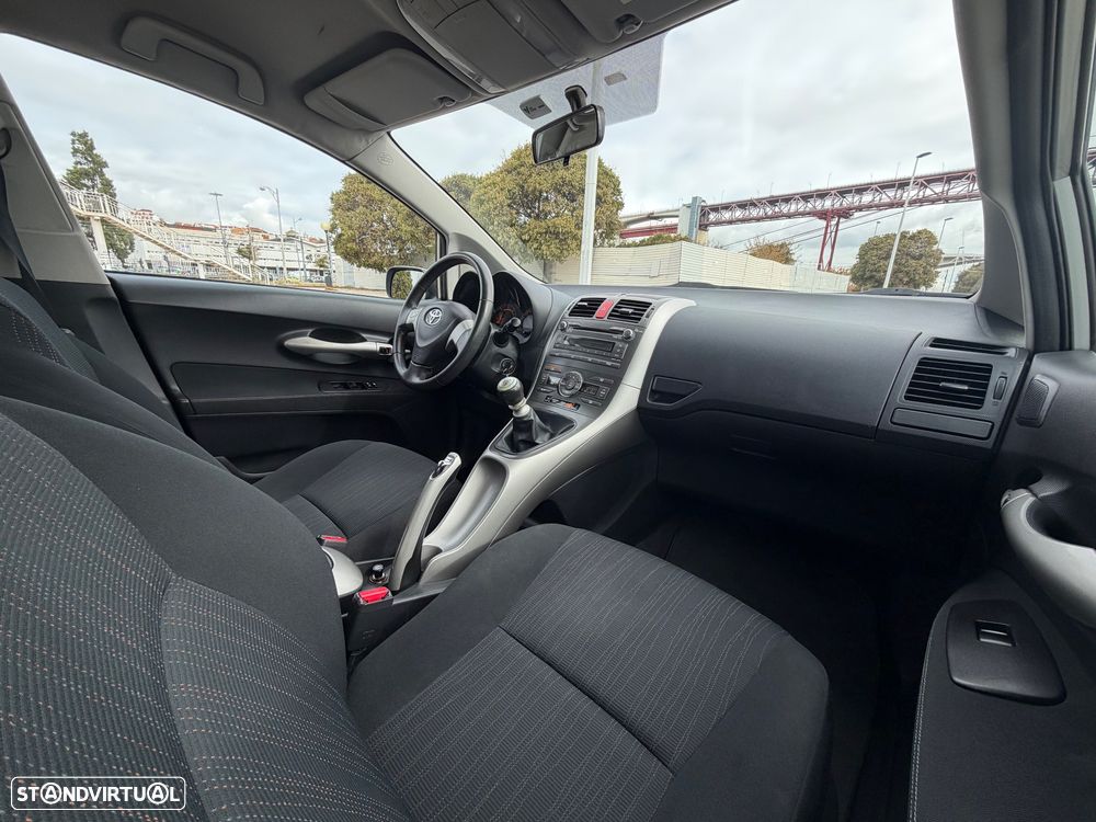 Toyota Auris 1.4 D-4D Comfort - 14