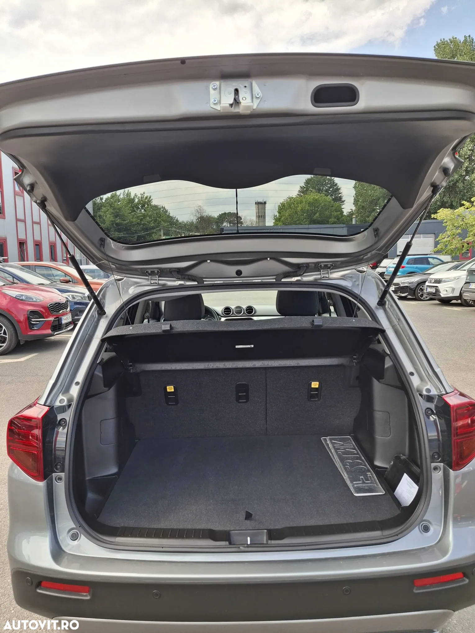 Suzuki Vitara 1.5 HEV Luxus - 28