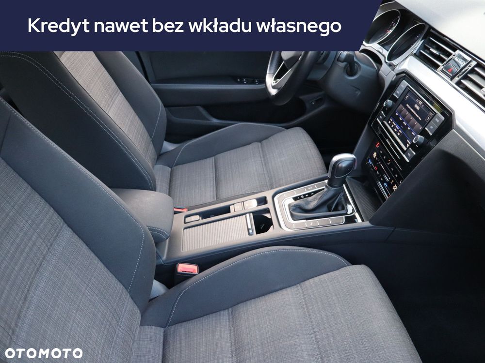 Volkswagen Passat - 11
