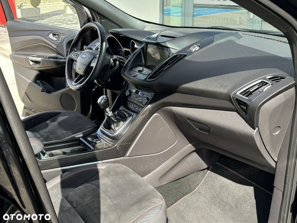 Ford Kuga 2.0 TDCi 4x2 ST-Line - 17