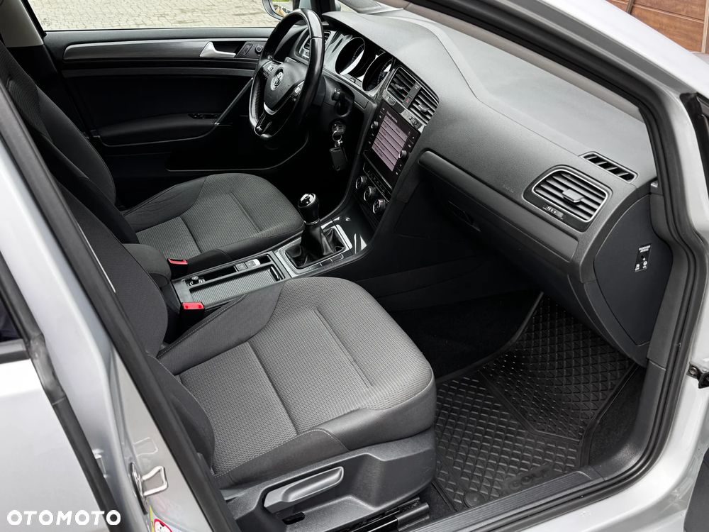 Volkswagen Golf 1.6 TDI BMT Comfortline - 18