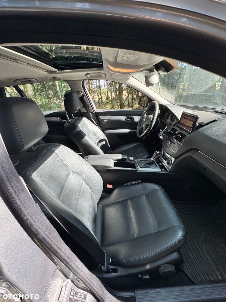 Mercedes-Benz Klasa C 220 CDI DPF Automatik Avantgarde - 21