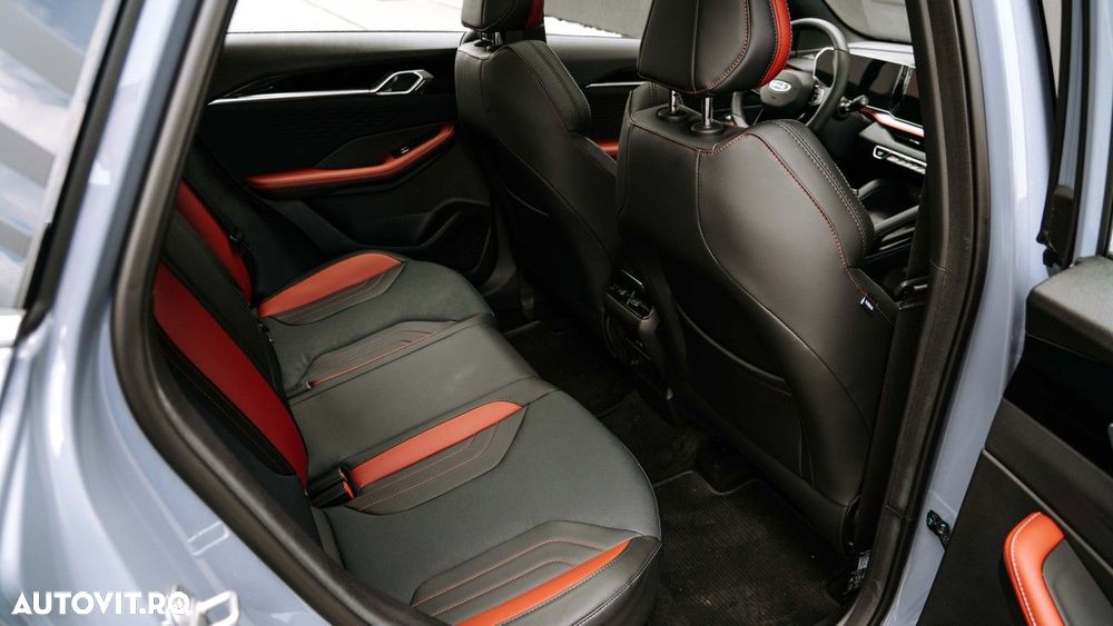 Geely Coolray - 12