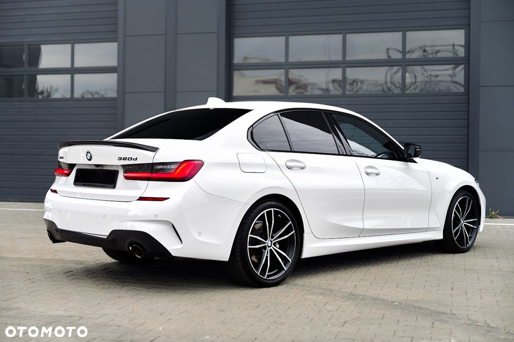 BMW Seria 3 320d xDrive M Sport - 14