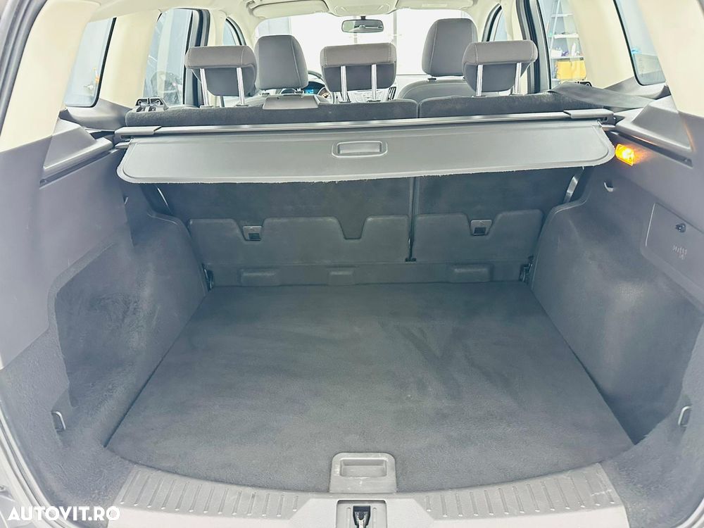 Ford Kuga 1.6 EcoBoost 2x4 Trend - 17