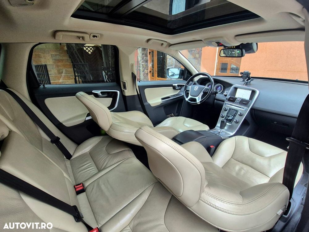 Volvo XC 60 D5 AWD Aut. Summum - 8