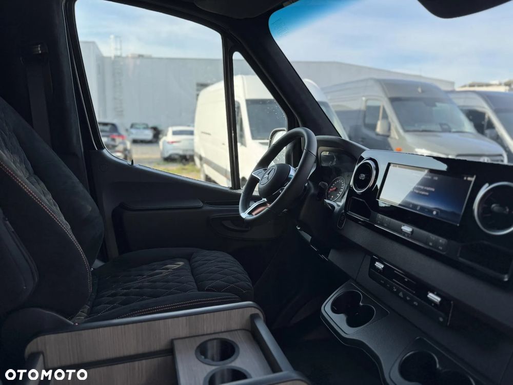 Mercedes-Benz Sprinter - 13