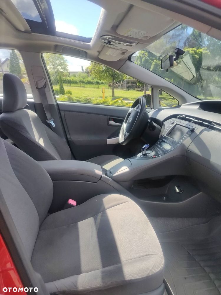 Toyota Prius 1.8 HSD Prestige - 9