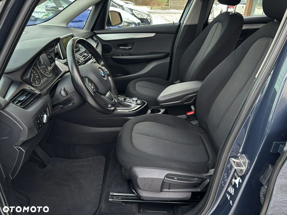 BMW Seria 2 218i Advantage - 12
