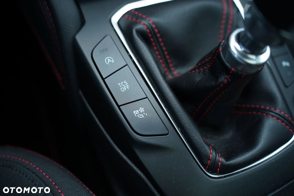 Ford Focus 1.5 EcoBlue Start-Stopp-System ST-LINE - 33