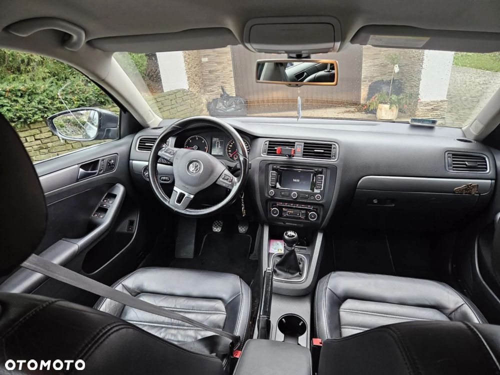 Volkswagen Jetta 1.6 TDI DPF Comfortline - 8