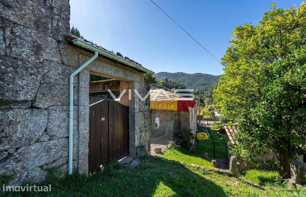 Moradia para Restaurar T0 Venda em Chorense e Monte,Terras de Bouro - Grande imagem: 2/4