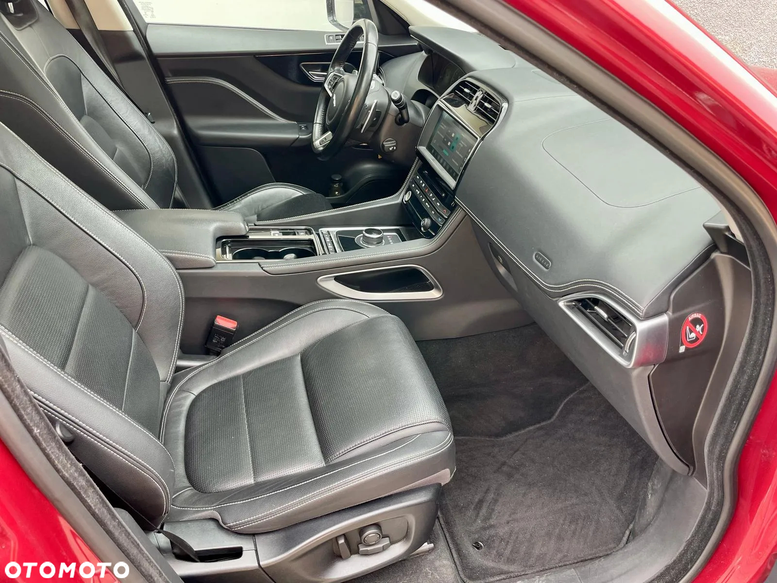 Jaguar F-Pace 2.0 i4D AWD R-Sport - 11