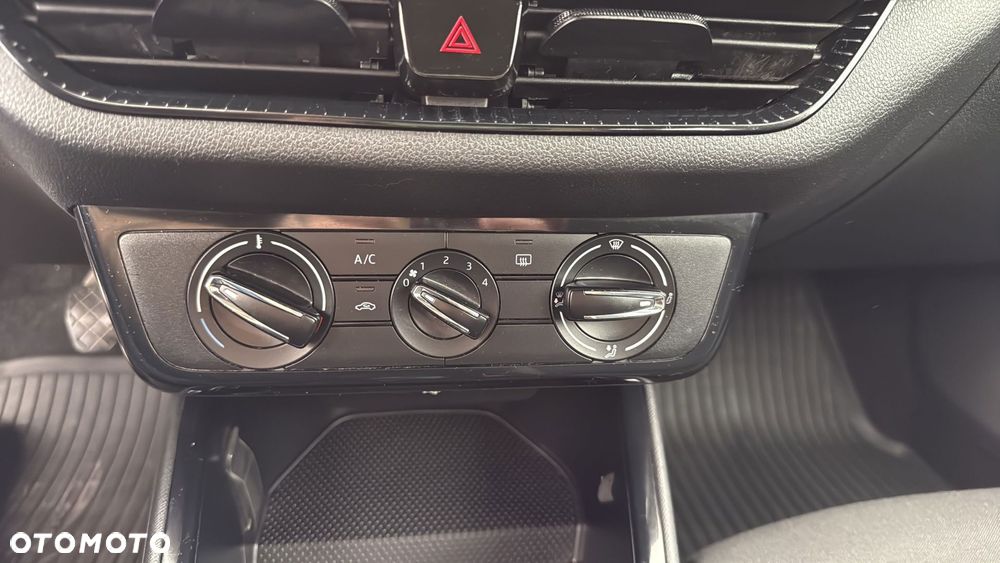 Skoda Fabia 1.0 Essence - 22