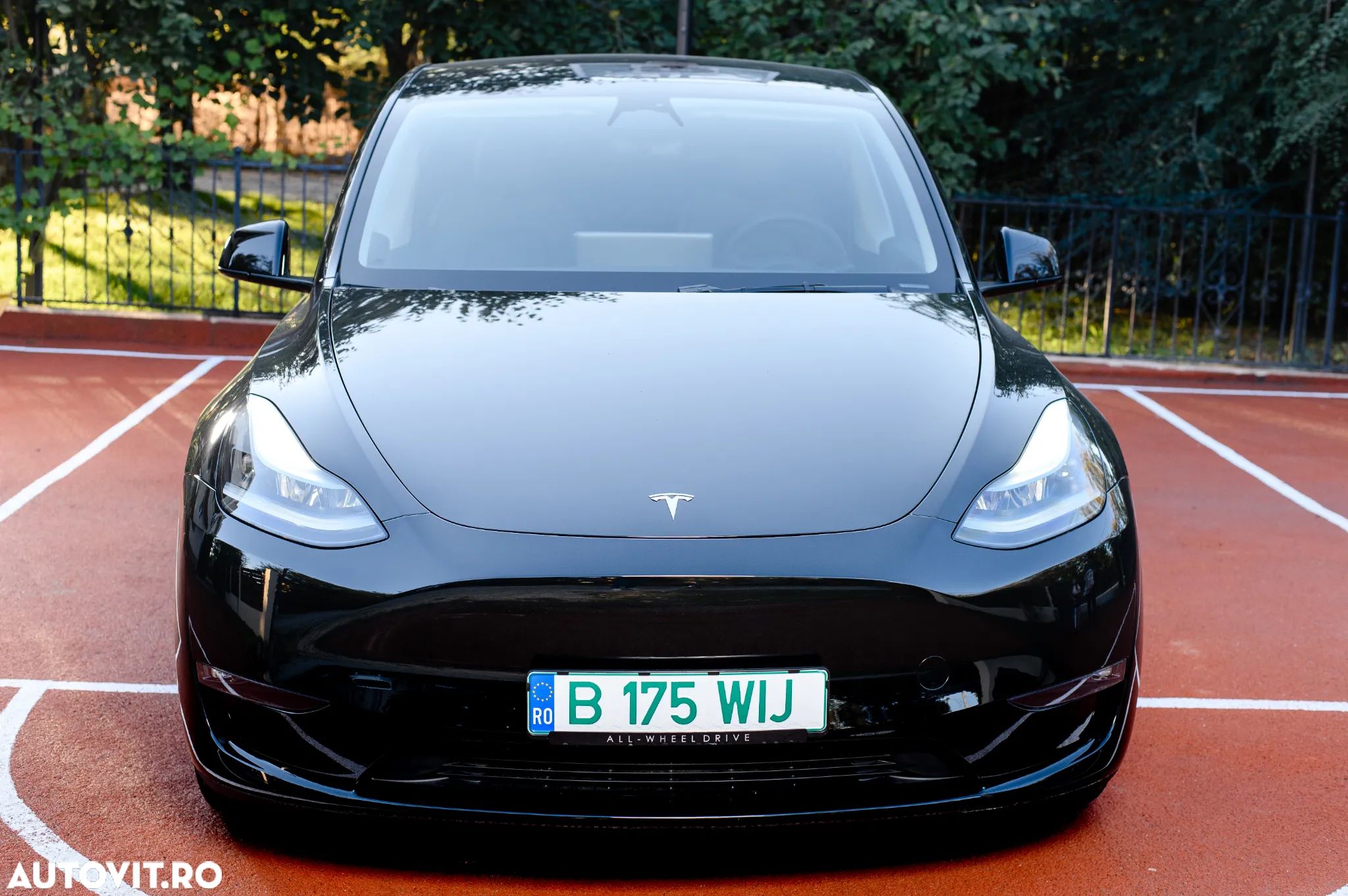 Tesla Model Y - 1
