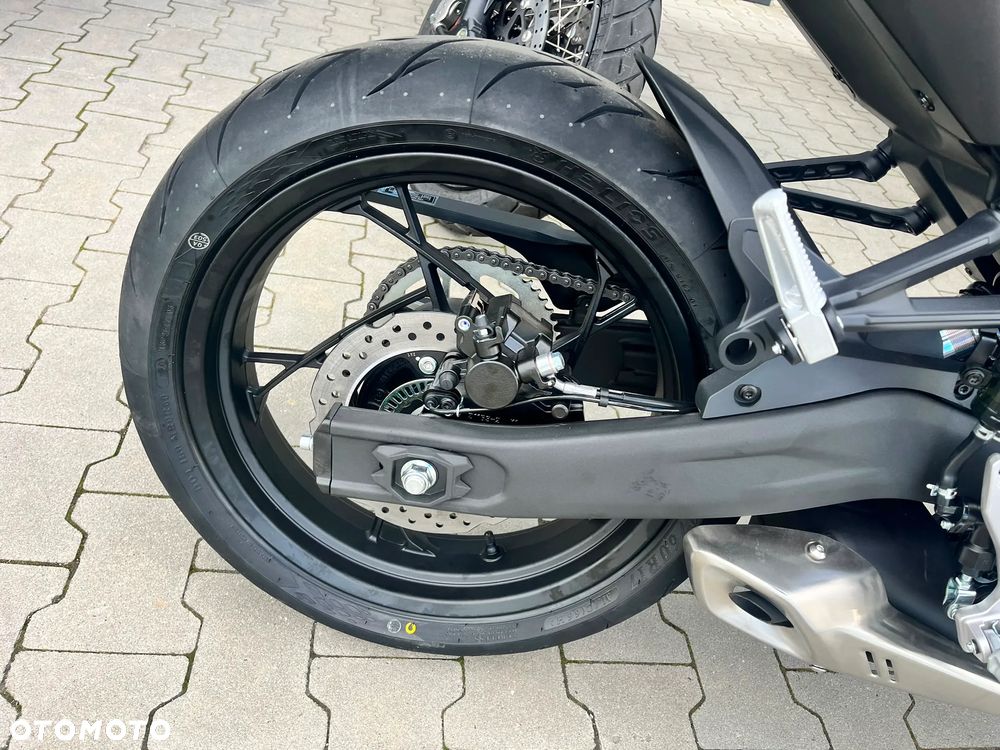 VOGE R125S - 12