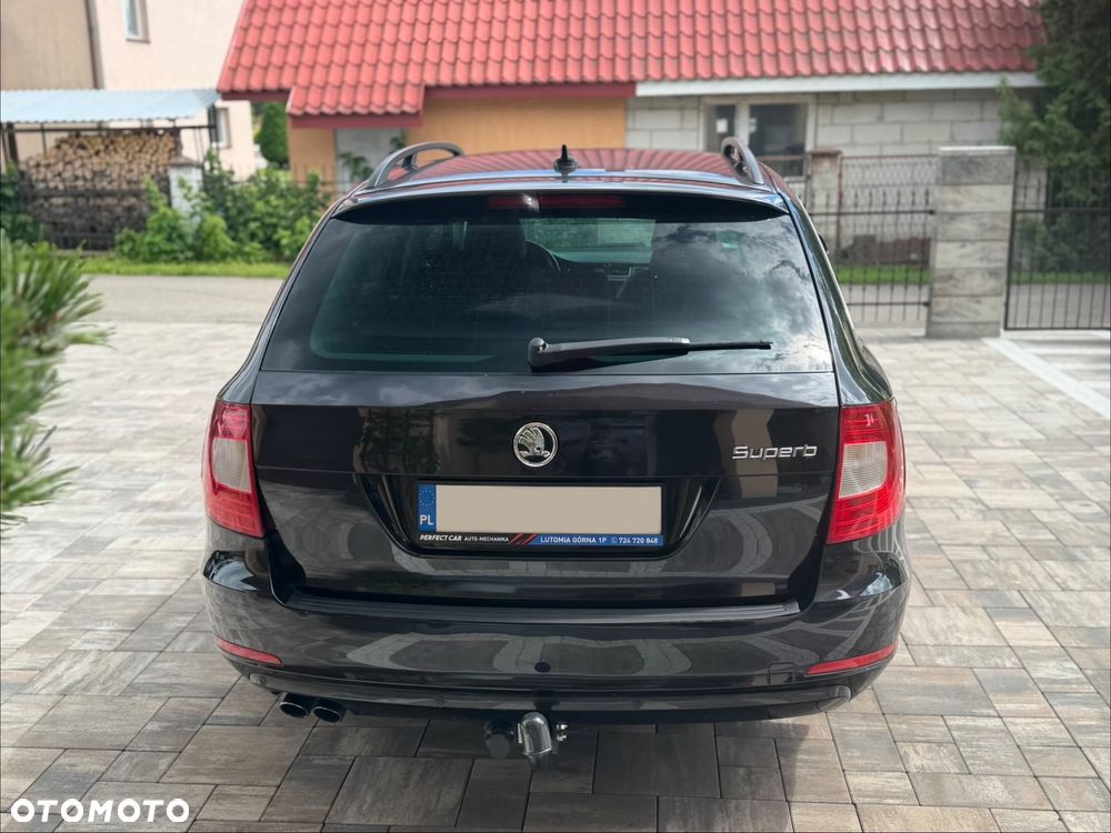 Skoda Superb 2.0 TDI DSG Elegance - 34