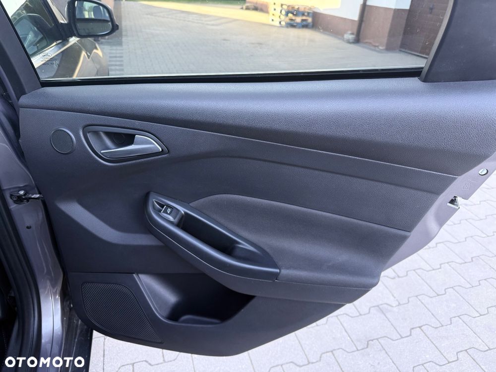 Ford Focus 1.6 EcoBoost Titanium - 11