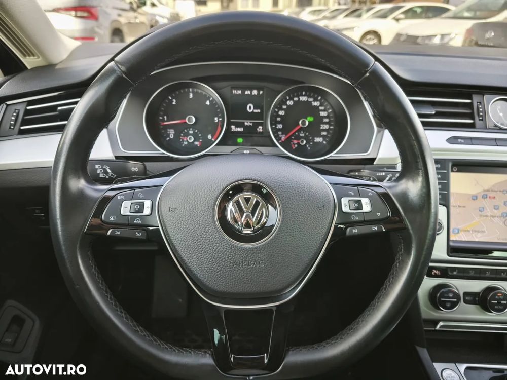 Volkswagen Passat 2.0 TDI DSG Comfortline - 11