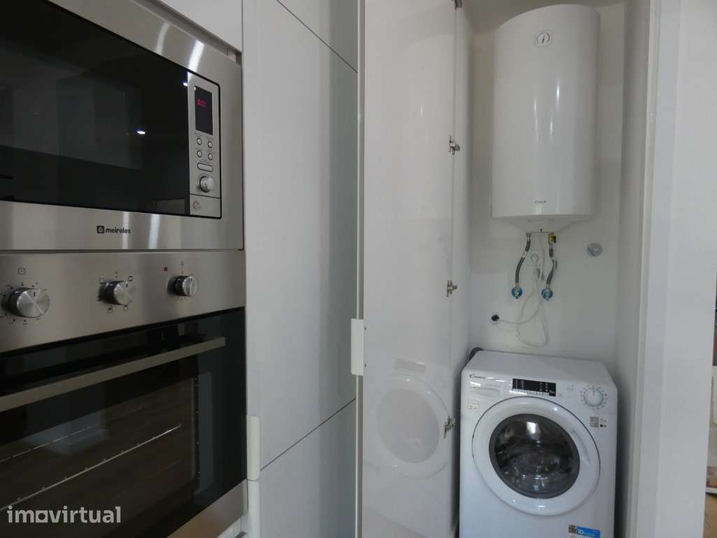 Apartamento T3 Renovado em Benfica | Excelente Localização | - Grande imagem: 4/31
