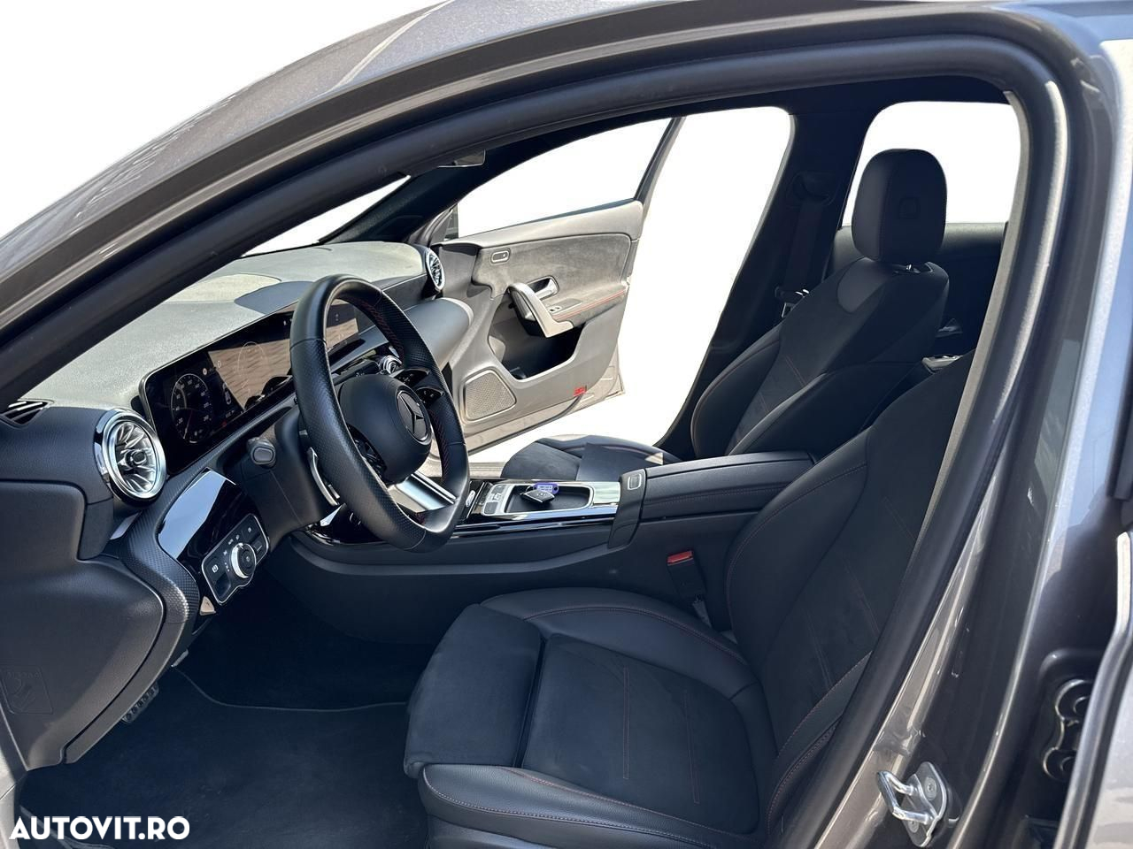 Mercedes-Benz A 200 MHEV 7G-DCT Sedan - 13