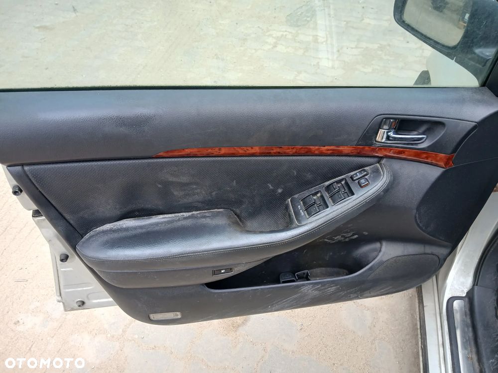 toyota avensis T25 1C0 maska pokrywa silnika klapa bagażnika zderzak lampa reflektor pas przedni - 7