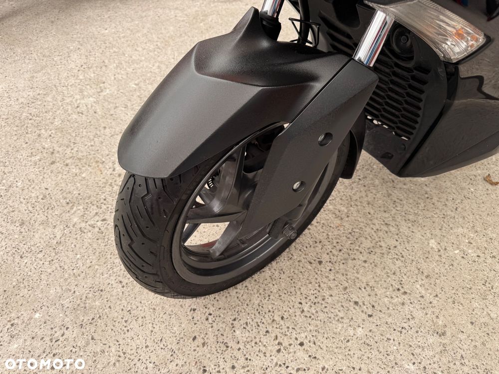 Yamaha X-max - 15