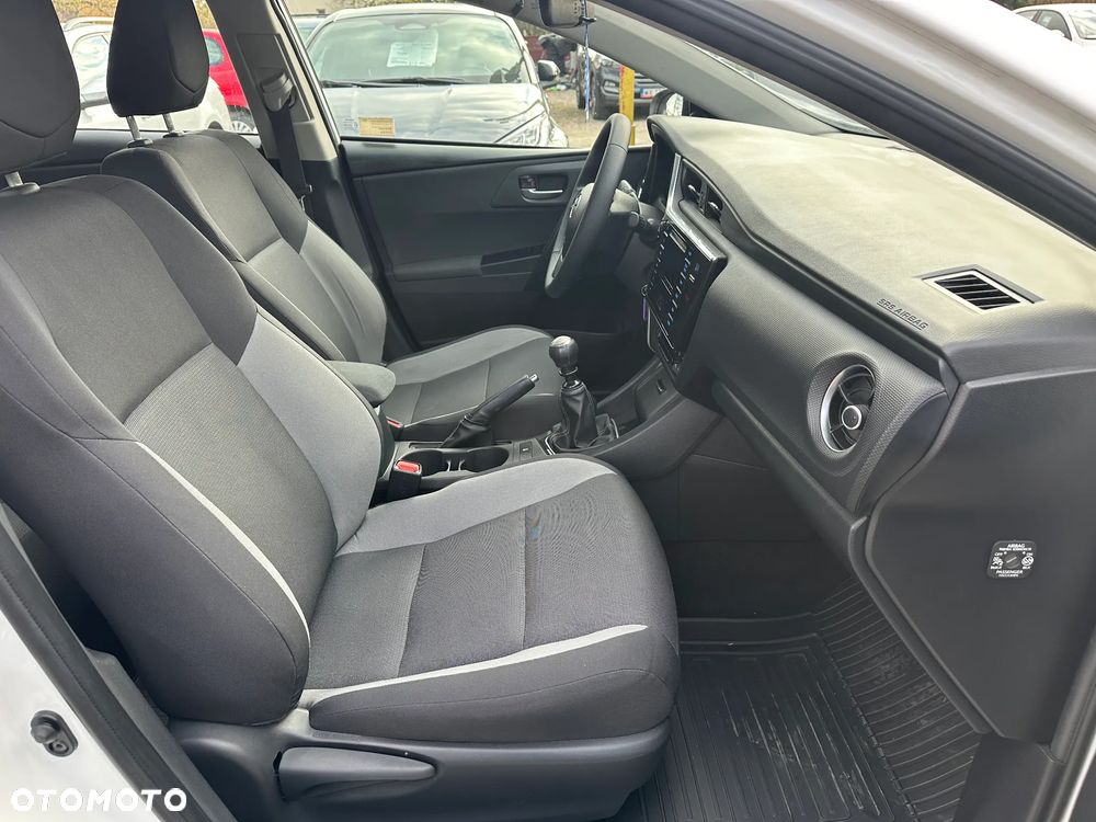 Toyota Auris - 19