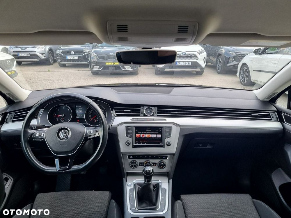 Volkswagen Passat - 15