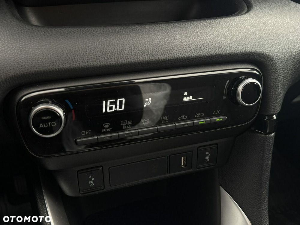 Toyota Yaris Hybrid 1.5 Executive - 27