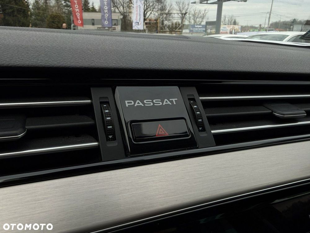Volkswagen Passat 2.0 TSI Elegance DSG - 24