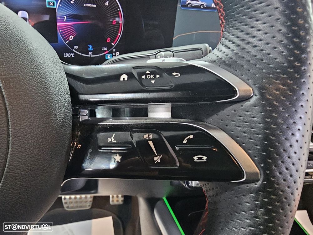 Mercedes-Benz GLA 180 d AMG Line - 16