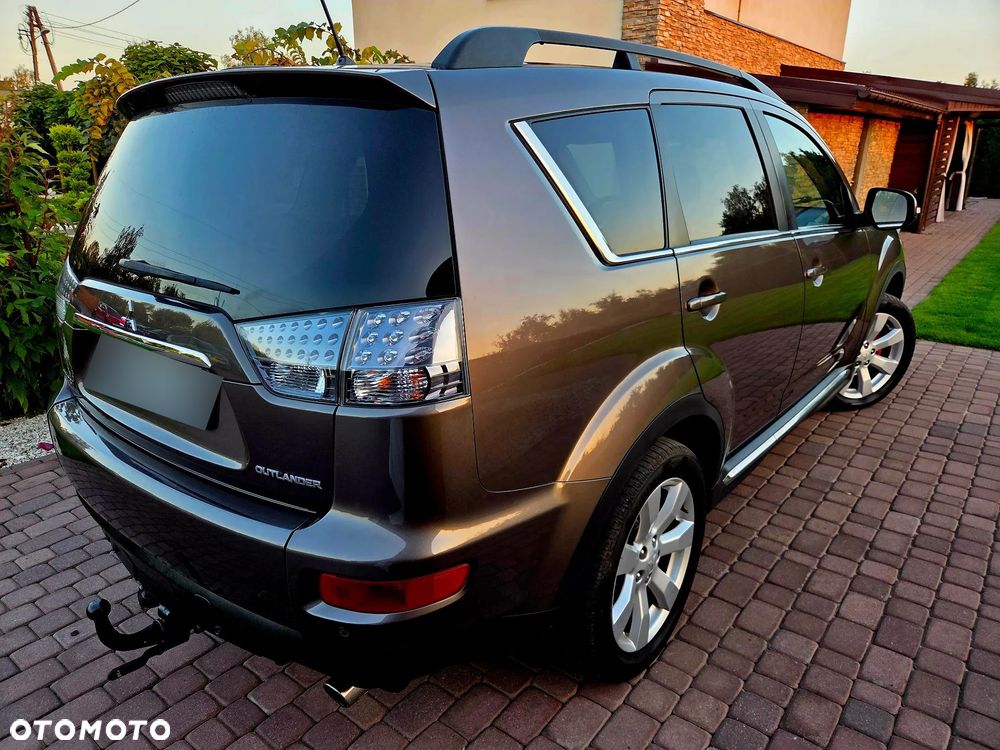 Mitsubishi Outlander - 11
