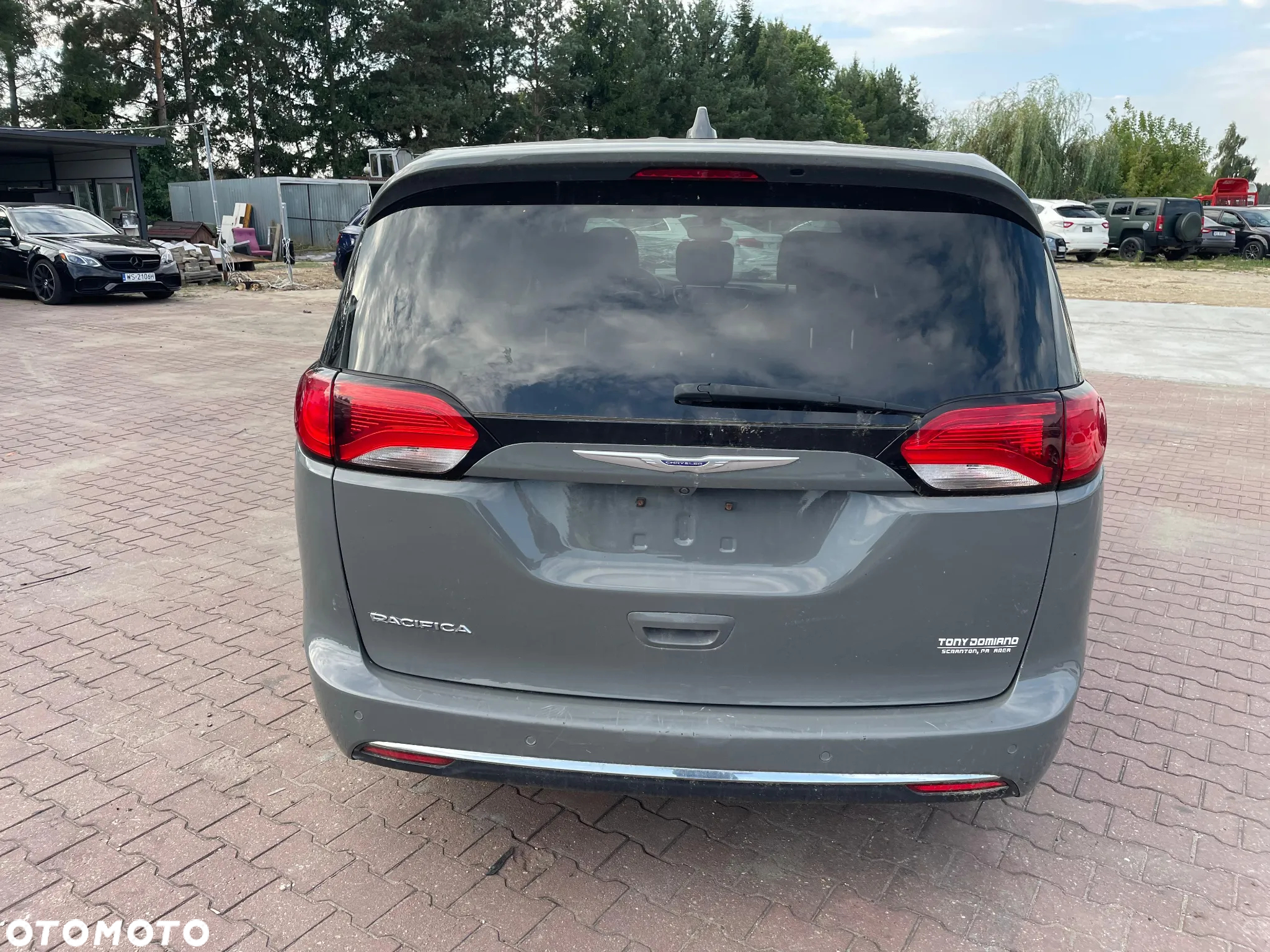 Chrysler Pacifica - 5