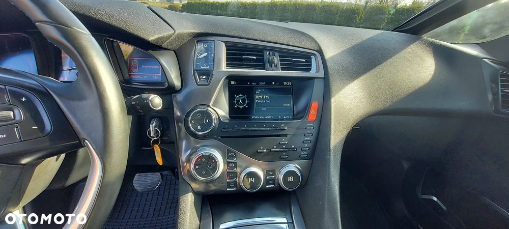 Citroën DS5 e-HDi 115 EGS6 Chic - 10