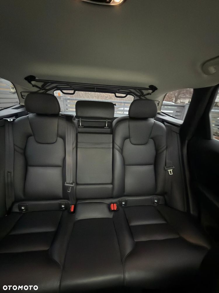 Volvo XC 60 B4 D AWD Geartronic Momentum - 14