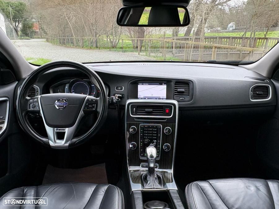 Volvo V60 2.4 D6 Summum AWD Phev - 23
