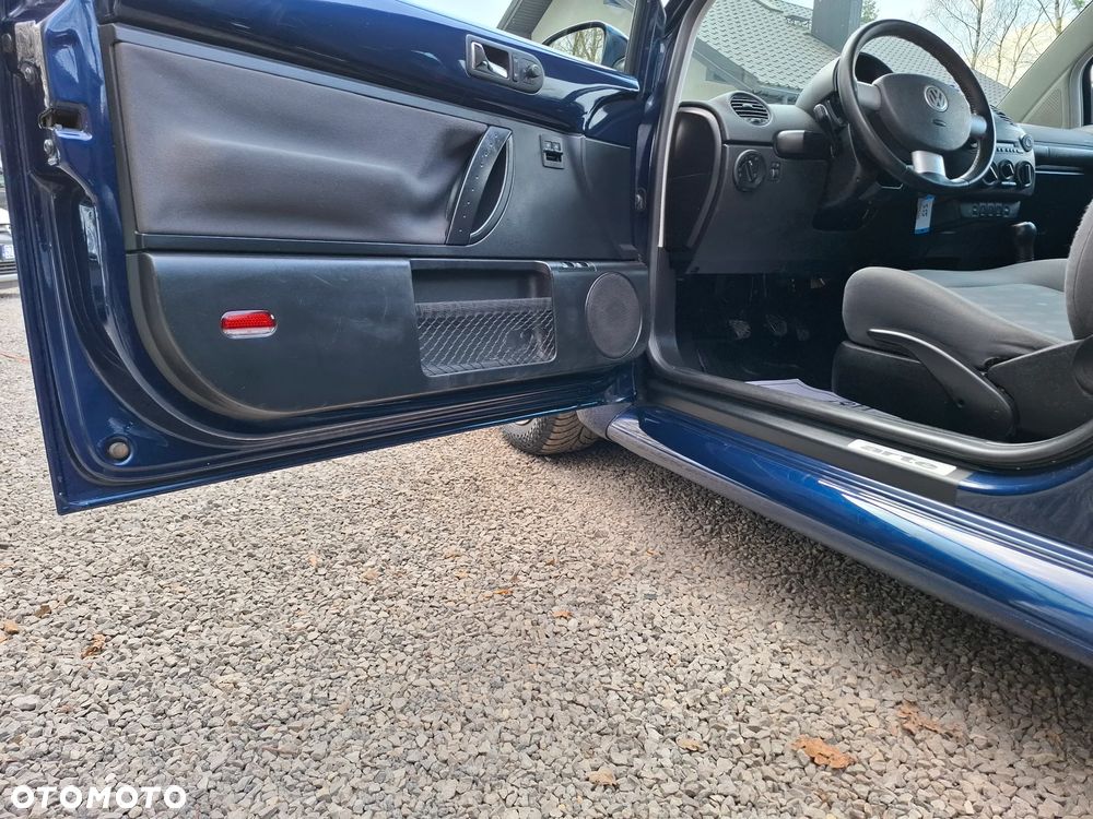 Volkswagen New Beetle 1.6 Arte - 16